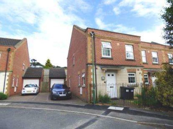 3 Bedroom End of Ter...